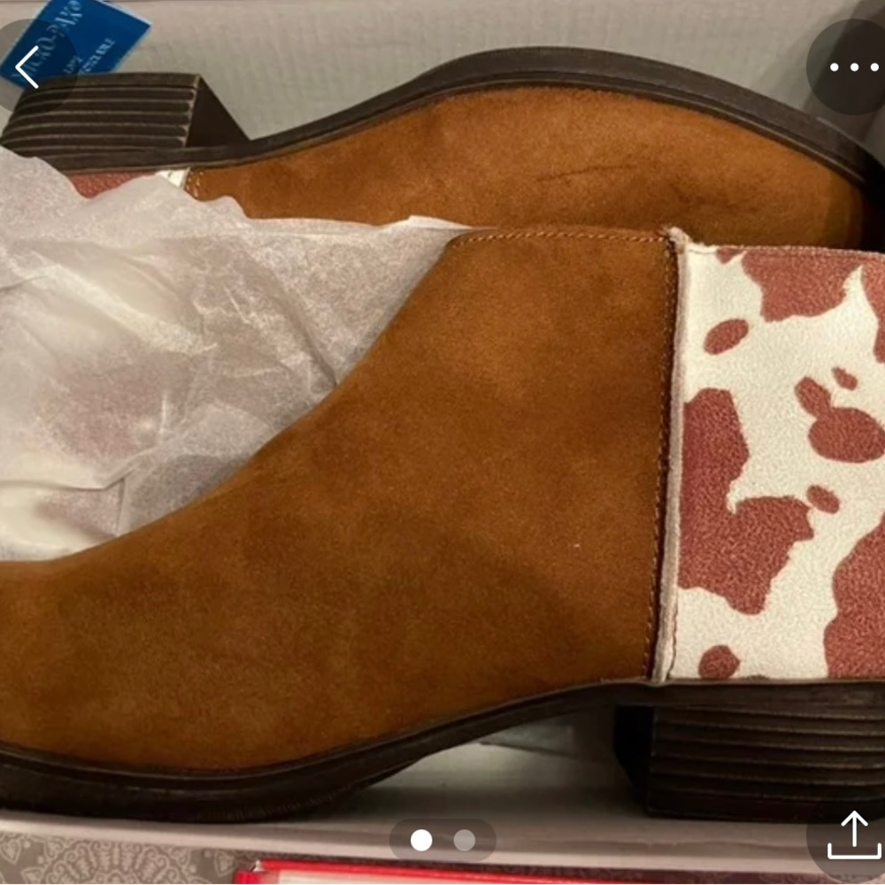 True Craft Cowhide Booties - Picture 2 of 2